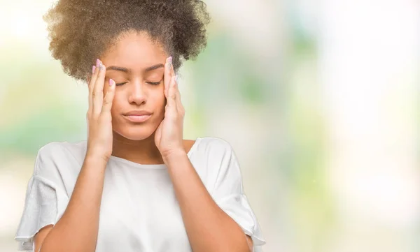 Mujer Afroamericana Joven Sobre Fondo Aislado Con Mano Cabeza Para — Foto de Stock