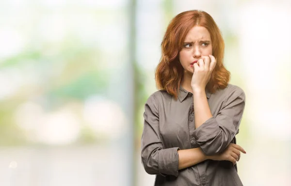 Jeune Belle Femme Sur Fond Isolé Regardant Stressé Nerveux Avec — Photo