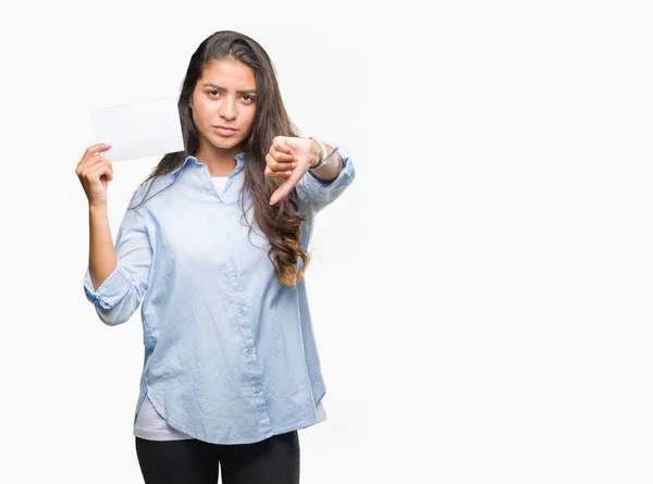 Giovane Donna Araba Possesso Carta Bianca Sfondo Isolato Con Faccia — Foto Stock