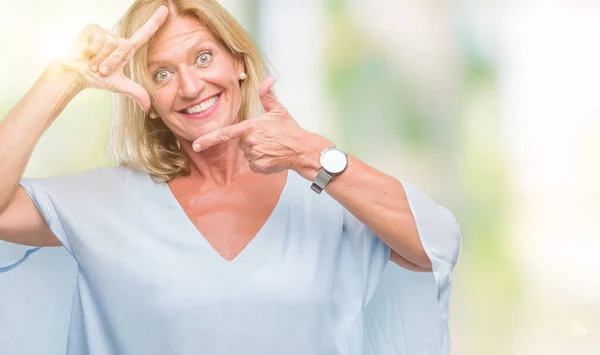 Mujer Negocios Rubia Mediana Edad Sobre Fondo Aislado Sonriendo Haciendo — Foto de Stock