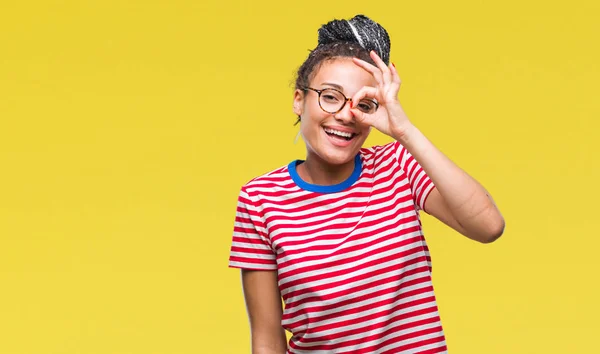 Young Gevlochten Afrikaans Amerikaans Meisje Haar Bril Geïsoleerde Achtergrond Doen — Stockfoto