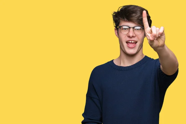 Fiatal Jóképű Férfi Szemüveg Viselése Alatt Elszigetelt Háttér Bemutatás Mutat — Stock Fotó