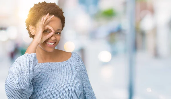 Jovem Bela Mulher Afro Americana Vestindo Uma Camisola Sobre Fundo — Fotografia de Stock