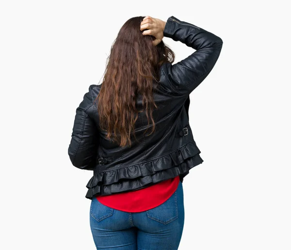 Красивая Плюс Размер Молодая Женщина Модной Кожаной Куртке Изолированном Фоне — стоковое фото