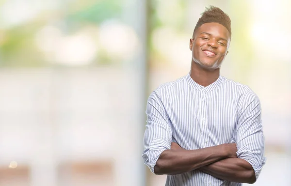 Unga Afroamerikanska Mannen Över Isolerade Bakgrund Glada Ansikte Ler Med — Stockfoto