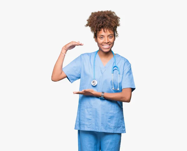 Mladý Americký Lékař Ženě Nad Izolované Pozadí Ukázal Rukama Ukazující — Stock fotografie