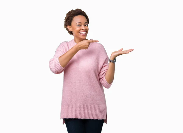 Linda Jovem Afro Americana Sobre Fundo Isolado Espantado Sorrindo Para — Fotografia de Stock