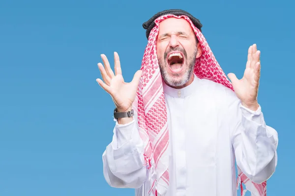 Hombre Árabe Mayor Vistiendo Keffiyeh Sobre Fondo Aislado Celebrando Loco — Foto de Stock