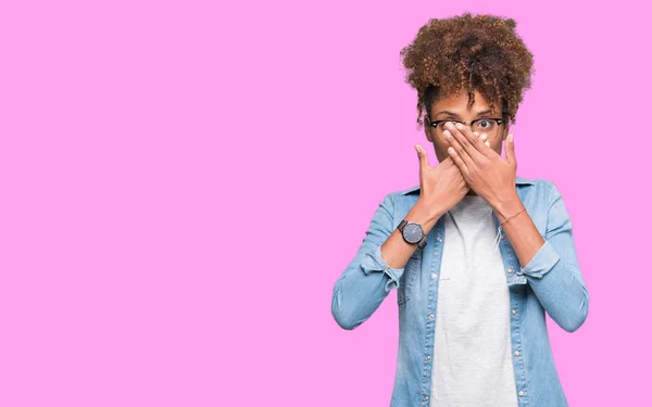 Beautiful Young African American Woman Wearing Glasses Isolated Background Shocked — Stock Photo, Image