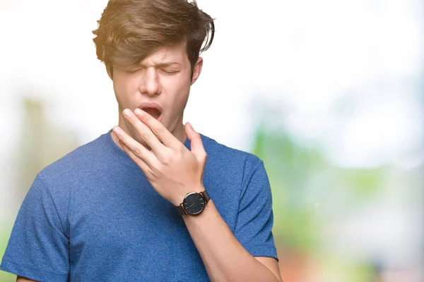 Joven Hombre Guapo Con Camiseta Azul Sobre Fondo Aislado Aburrido — Foto de Stock