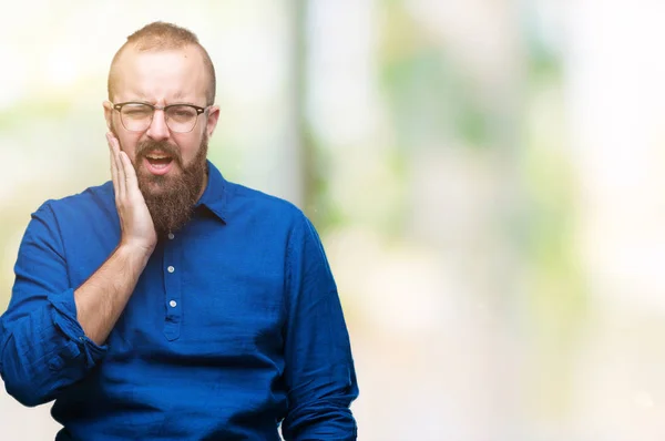 Mladý Bělošský Bokovky Muž Nosí Brýle Izolované Pozadí Dojemné Ústa — Stock fotografie