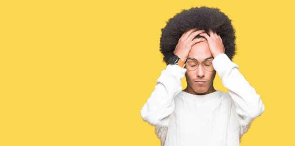 Unga Afroamerikanska Man Med Afro Hår Glasögon Som Lider Huvudvärk — Stockfoto