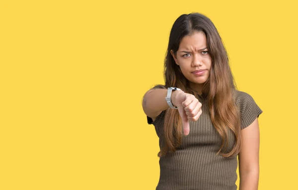 Jovem Bela Mulher Morena Sobre Fundo Isolado Olhando Infeliz Irritado — Fotografia de Stock