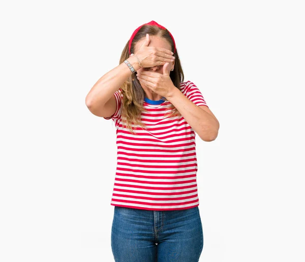 Schöne Frau Mittleren Alters Die Lässig Gestreiftes Shirt Über Isoliertem — Stockfoto