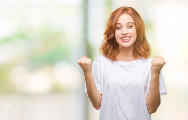 Joven Mujer Hermosa Sobre Fondo Aislado Celebrando Sorprendida Sorprendida Por — Foto de Stock