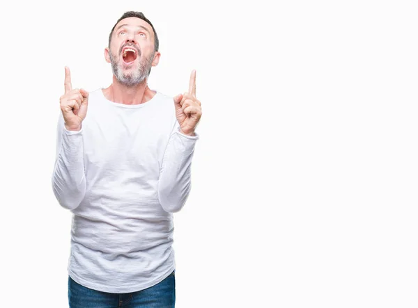 Hombre Mediana Edad Con Una Camiseta Blanca Sobre Fondo Aislado — Foto de Stock