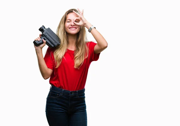 Young Beautiful Blonde Woman Filming Using Vintage Camera Isolated Background — Stock Photo, Image