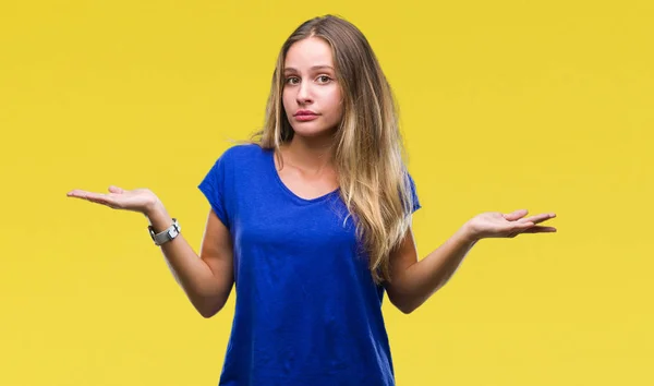 Joven Mujer Rubia Hermosa Sobre Fondo Aislado Expresión Despistada Confusa —  Fotos de Stock