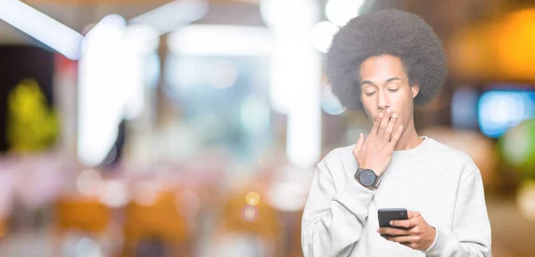 Jonge Afro Amerikaanse Man Met Afro Haar Met Behulp Van — Stockfoto