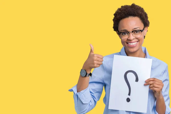 Young African American Woman Holding Paper Question Mark Isolated Background — Stock Photo, Image