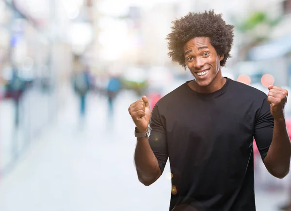 Hombre Afroamericano Sobre Fondo Aislado Muy Feliz Emocionado Haciendo Gesto — Foto de Stock