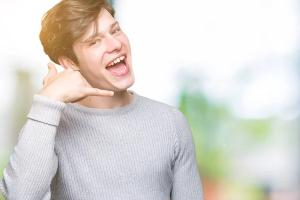 Homem Bonito Jovem Vestindo Camisola Inverno Sobre Fundo Isolado Sorrindo — Fotografia de Stock