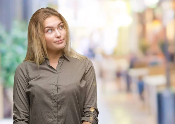 Jonge Kaukasische Zakenvrouw Geïsoleerde Achtergrond Zoek Weg Aan Kant Met — Stockfoto