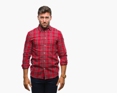 Yakışıklı delikanlı izole arka plan üzerinde depresif ve kızgın ve korkmuş ağlıyor sıkıntı için endişeleniyorum. Üzgün ifade.