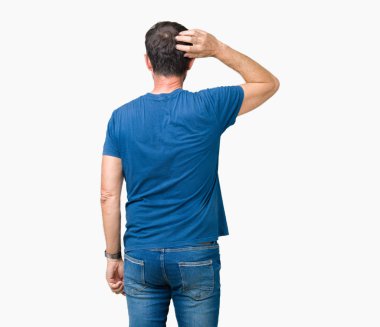 Yakışıklı orta yaş ağarmış komuta sizde izole arka plan geriye düşünme hakkında şüphe ile baş taraftan üzerinde gözlük nedir