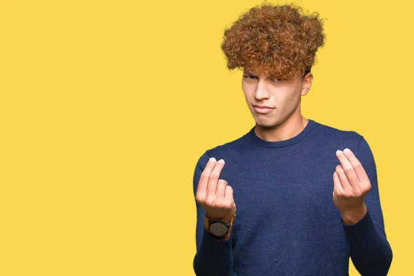 Jovem Bonito Homem Com Cabelo Afro Fazendo Gesto Dinheiro Com — Fotografia de Stock