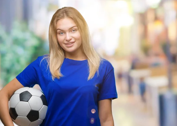 Junge Kaukasische Frau Hält Fußball Über Isoliertem Hintergrund Mit Einem — Stockfoto