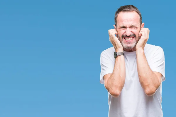 Hombre Mediana Edad Con Camiseta Blanca Sobre Fondo Aislado Cubriendo —  Fotos de Stock