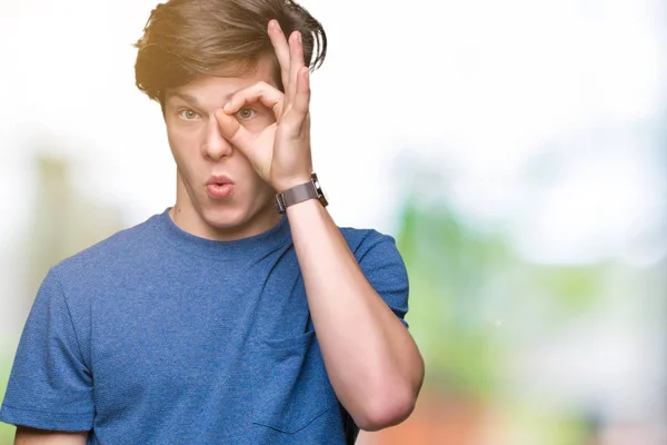 Jonge Knappe Man Blauw Shirt Dragen Geïsoleerde Achtergrond Doen Gebaar — Stockfoto