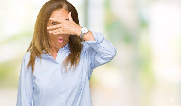 Beautiful Middle Age Business Adult Woman Isolated Background Peeking Shock — Stock Photo, Image