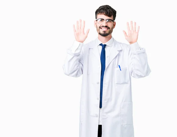 Giovane Scienziato Professionista Uomo Indossa Cappotto Bianco Sfondo Isolato Mostrando — Foto Stock