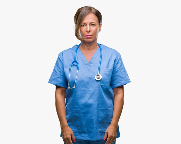 Średnim Wieku Starsza Pielęgniarka Lekarz Kobieta Białym Tle Sceptykiem Rozstrój — Zdjęcie stockowe