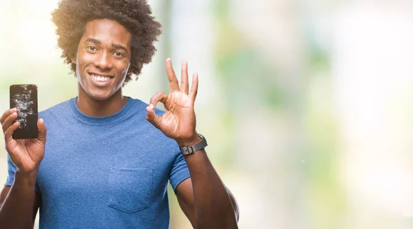 Afro Amerikaanse Man Die Houdt Van Gebroken Smartphone Geïsoleerde Achtergrond — Stockfoto