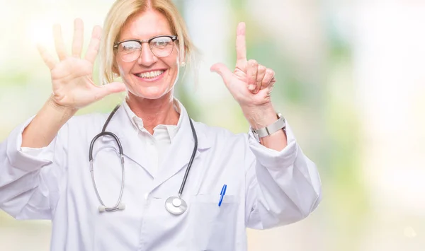 Middle Age Blonde Doctor Woman Isolated Background Showing Pointing Fingers — Stock Photo, Image