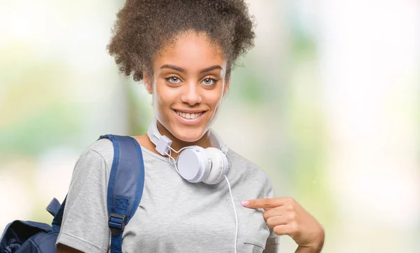 Молодий Красива Афро Американський Студент Жінка Тримає Рюкзак Ізольованих Фон — стокове фото
