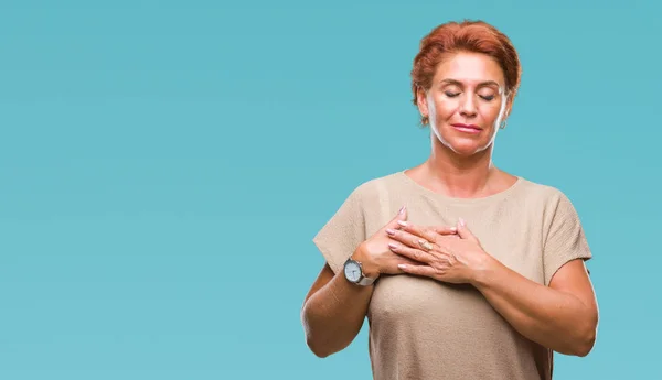 Atractiva Mujer Pelirroja Caucásica Mayor Sobre Fondo Aislado Sonriendo Con — Foto de Stock