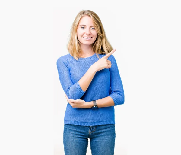 Mulher Bonita Vestindo Camisola Azul Sobre Fundo Isolado Apontando Com — Fotografia de Stock