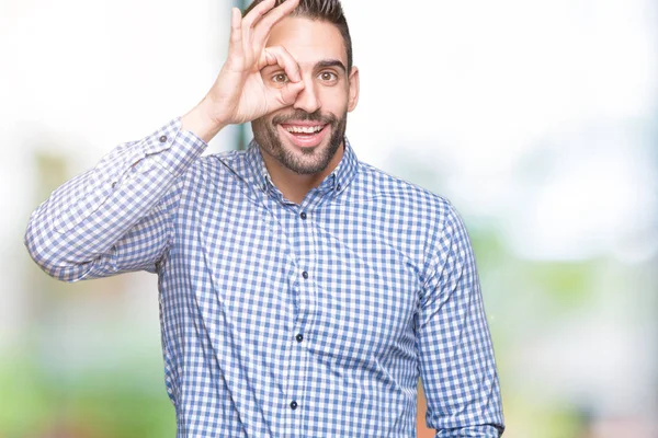 Joven Hombre Guapo Sobre Fondo Aislado Haciendo Buen Gesto Con — Foto de Stock