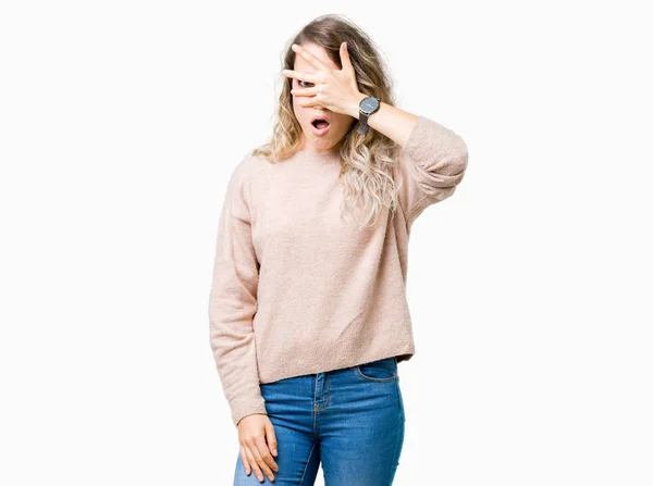 Gyönyörű Fiatal Szőke Visel Sweatershirt Elszigetelt Háttér Less Sokkot Amely — Stock Fotó