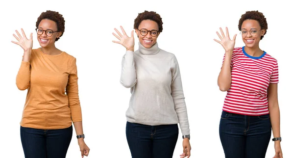 非洲裔美国妇女戴着非洲头发 戴着眼镜 一边微笑着自信和快乐 一边用手指指着五 — 图库照片