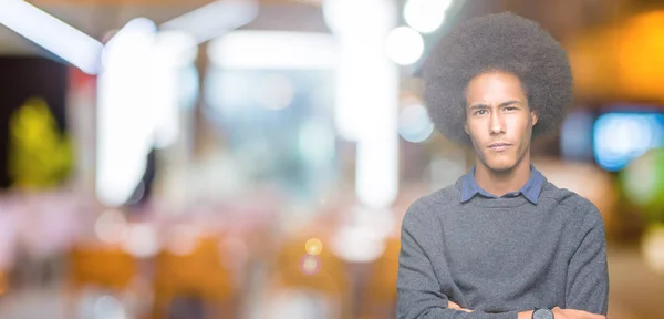 Νεαρός Αφρικανική Αμερικανική Επιχείρηση Άνθρωπος Άφρο Μαλλιά Σκεπτικιστής Και Νευρικό — Φωτογραφία Αρχείου