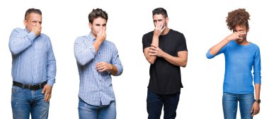 Kolaj bir grup genç ve orta yaş insanlar bir şey pis ve iğrenç kokulu, dayanılmaz koku, holding nefes burun parmaklar ile. Kötü kokuyor kavramı.