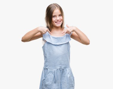 Yüzünde gülümseme ile kendinden emin görünüyorsun, kendini gururlu ve mutlu parmakları ile işaret izole arka plan üzerinde genç güzel kız.