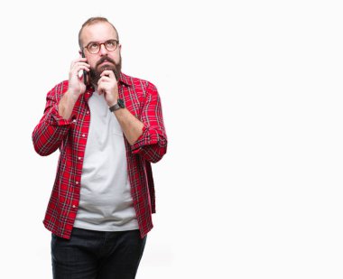 Smartphone hakkında soru, çok karışık fikir izole arka plan ciddi bir yüz düşünme üzerine konuşan genç beyaz hipster adam