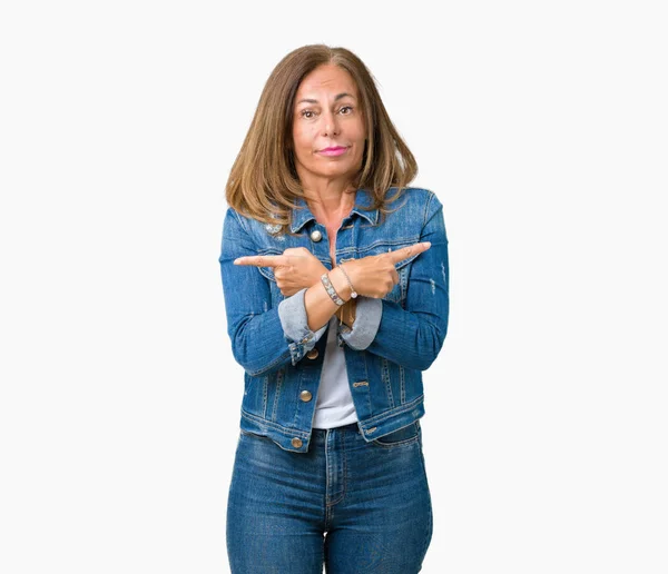 Schöne Frau Mittleren Alters Trägt Lässige Jeansjacke Über Isoliertem Hintergrund — Stockfoto