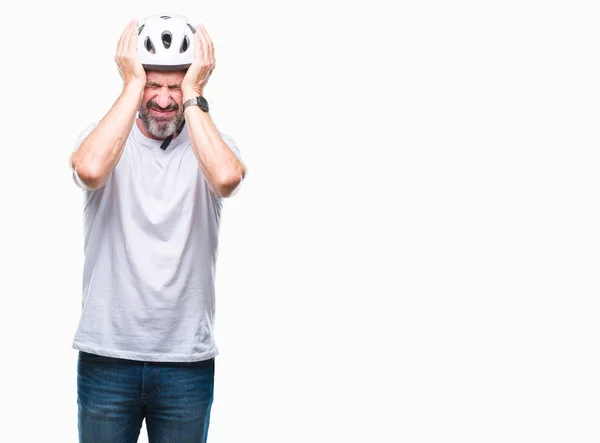 Pria Pengendara Sepeda Kelas Menengah Senior Mengenakan Helm Pengaman Sepeda — Stok Foto
